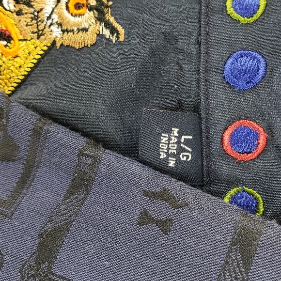 Robert Graham Gentleman's Button Down Shirt EUC - Picture 5 of 7